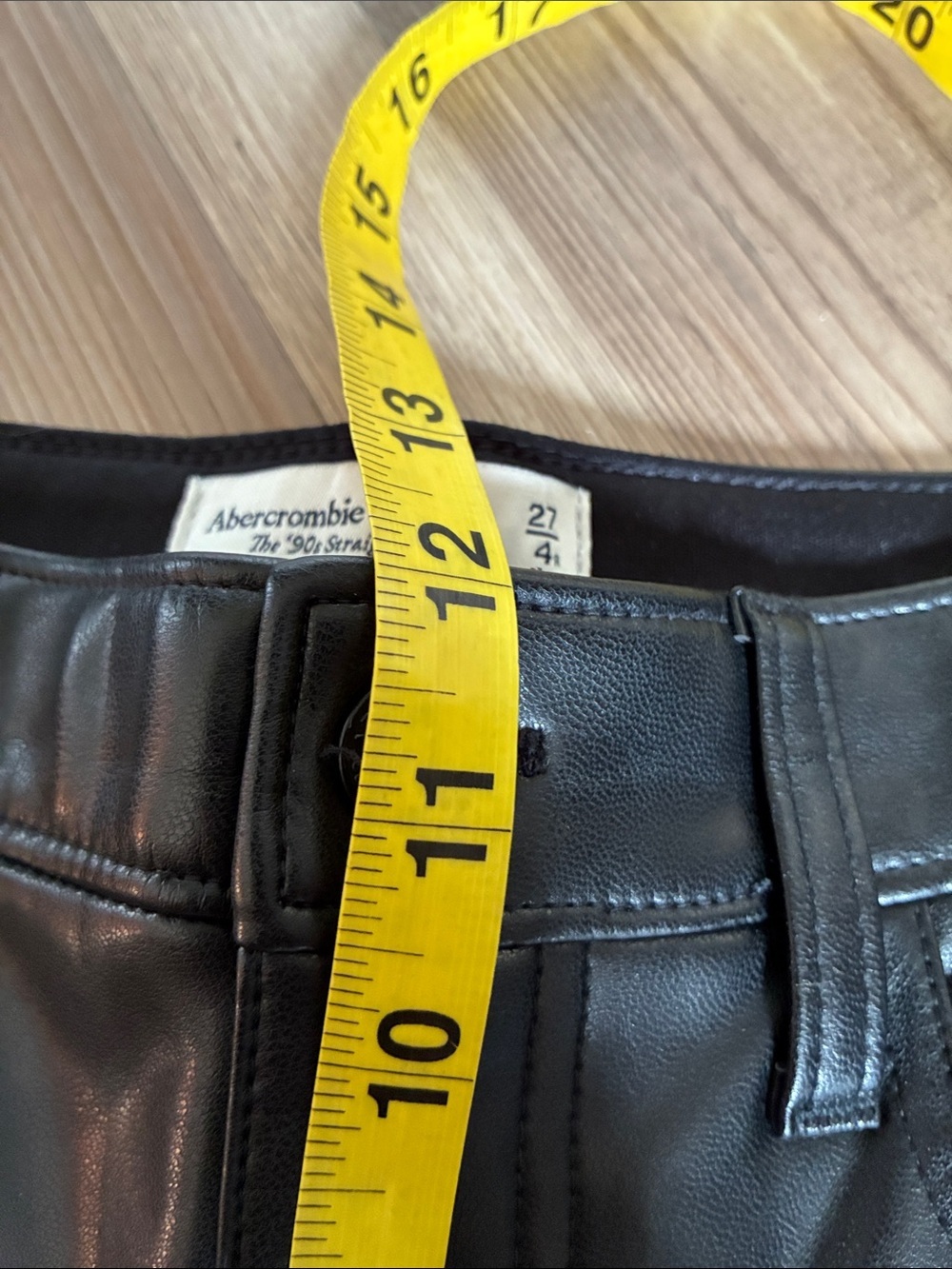 Abercrombie & Fitch The 90s Straight Ultra High Rise Faux Leather Size Pant 27/4 - Picture 7 of 11